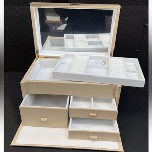 Thirty-One Classic Jewelry Organizer Box in Taupe 13x9x7 NOB! Locks